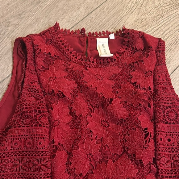 Red lace floral Guest editor by anthropology top size smalll - Picture 2 of 5